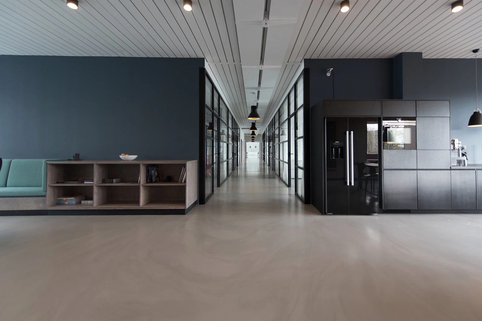 Open-plan commercial office fit-out by Zamzam Decor